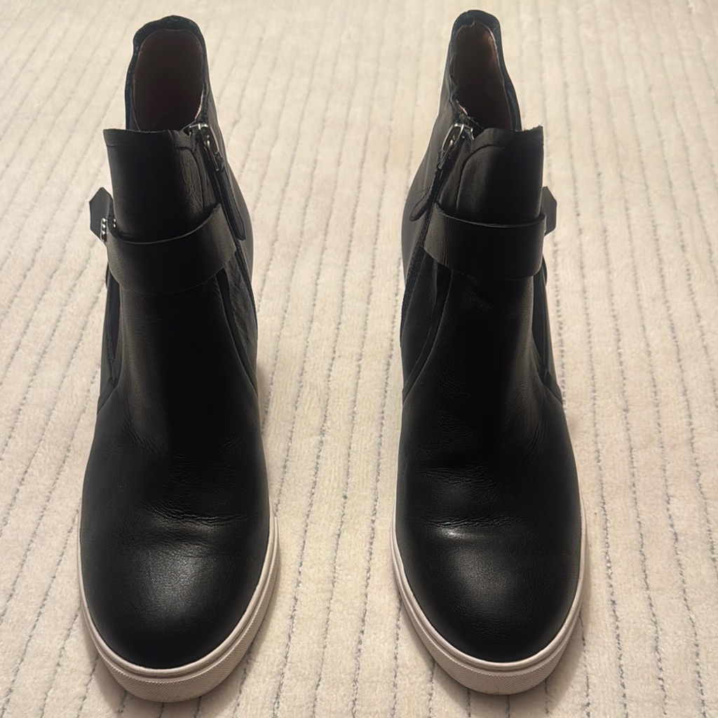 Lnea Paolo Stylish Black Ankle Boots
